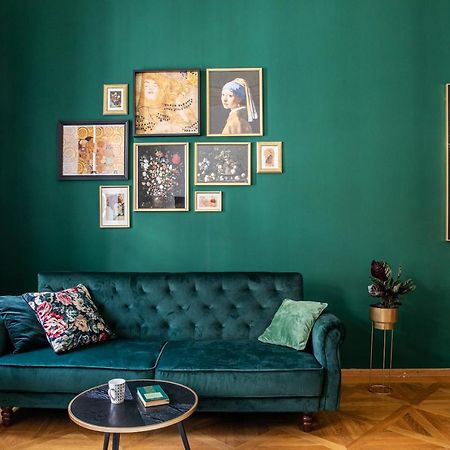 New Stylish 3 Suites Bedrooms Apt In Mala Strana - N2Nd Praha Bagian luar foto